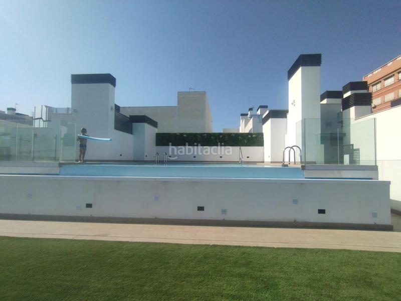 Foto d672e673-5f2f-4a35-ba9a-3837f83665a3. Alquiler piso  de alquiler a estrenar , amueblado con piscina comunitaria y garaje en Alicante