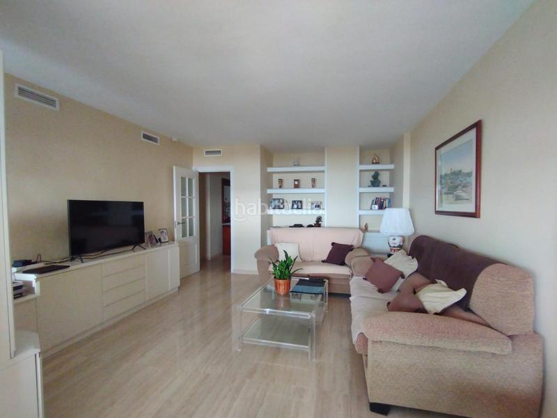 Foto 1a7a8420-7f0d-4eeb-8d38-2e5562dd8444. Piso  renovado completamente en primera línea de mar en urbanización de lujo en Playa Muchavista de alicante en Campello (el)