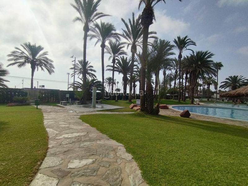Foto a0119bcd-bb59-446d-a8b5-938d76b71dfe. Piso  renovado completamente en primera línea de mar en urbanización de lujo en Playa Muchavista de alicante en Campello (el)