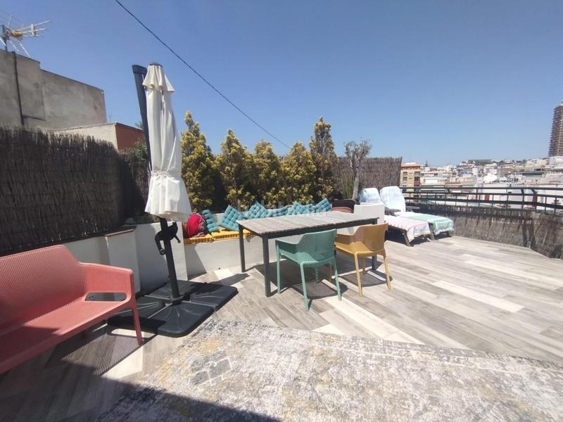 Foto 5fd54da3-ff50-4d79-8356-fe65dc8eb45e. Ático atico con gran terraza y vistas al castillo junto puerto deportivo en Alicante