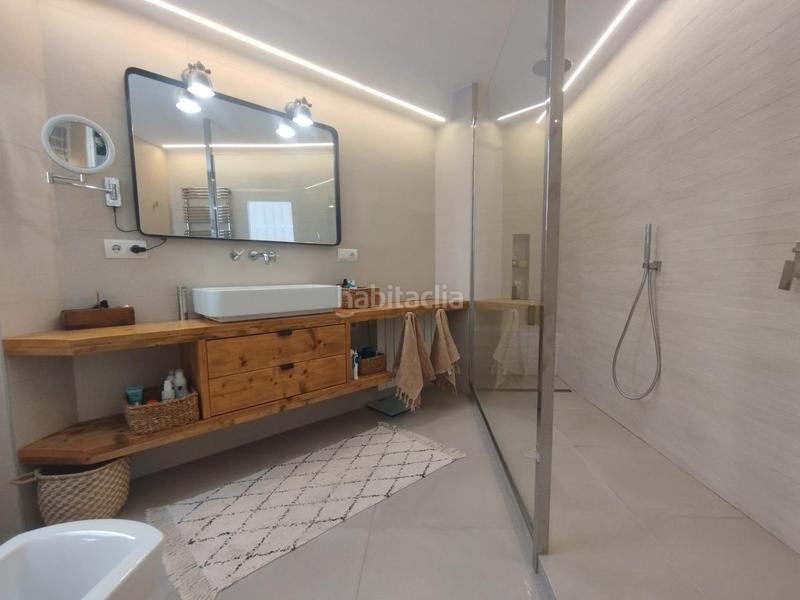 Foto 742d39e3-6504-449b-9421-c03b73c0f0c9. Ático atico con gran terraza y vistas al castillo junto puerto deportivo en Alicante