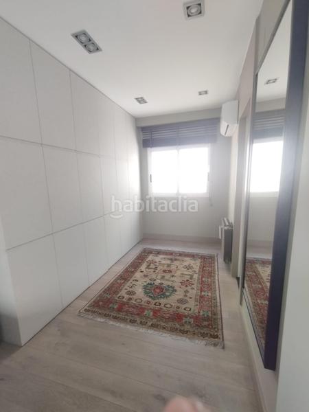 Foto bc6a4bcb-a45d-4ef6-8df7-970a8c065350. Ático atico con gran terraza y vistas al castillo junto puerto deportivo en Alicante