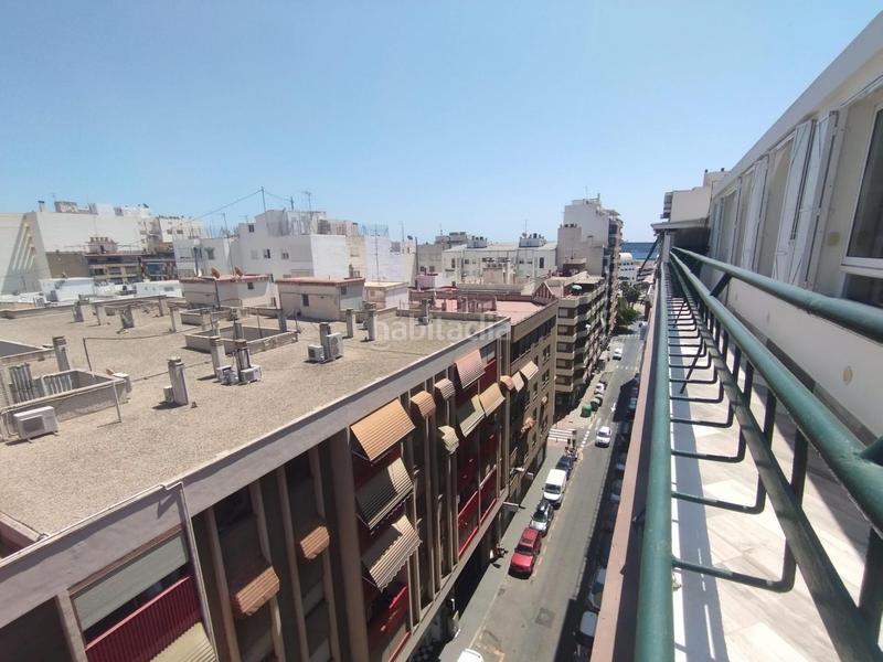 Foto bf24fa16-1692-4df4-a135-a257a84de188. Ático atico con gran terraza y vistas al castillo junto puerto deportivo en Alicante