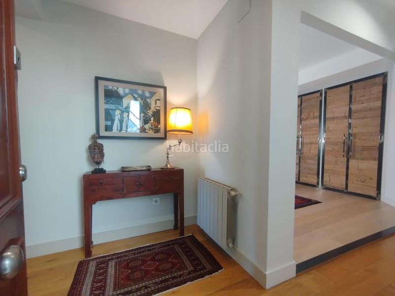 Foto c42ce3ed-46f2-4dae-9706-5bf7f1b44952. Ático atico con gran terraza y vistas al castillo junto puerto deportivo en Alicante
