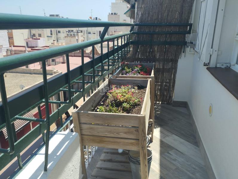 Foto febec7c6-f67e-4459-b195-b53fc5266265. Ático atico con gran terraza y vistas al castillo junto puerto deportivo en Alicante
