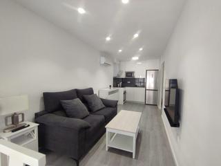 Location Appartement  Calle de ab el hamet. Apartamento semi nuevo en el centro de alicante