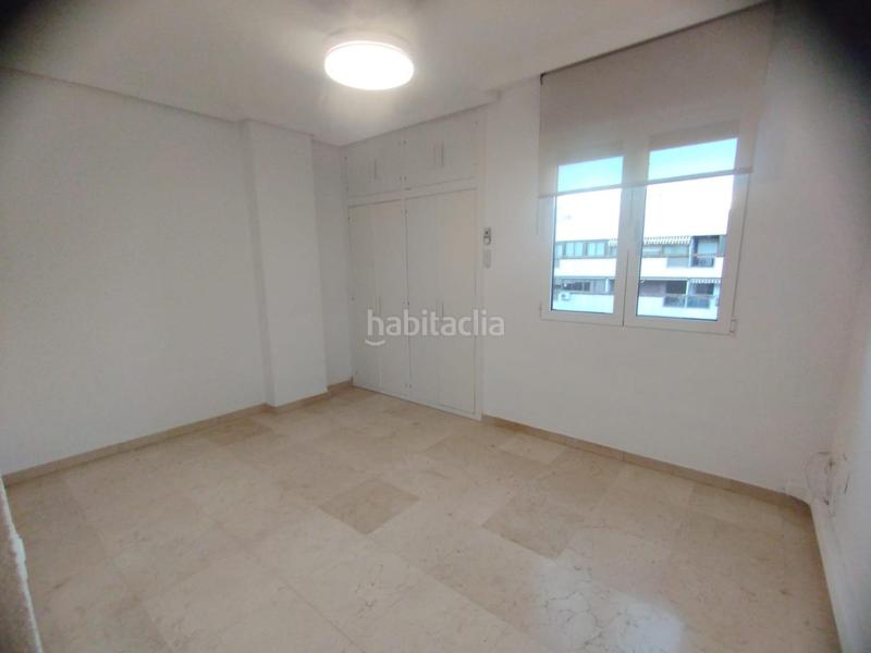 Foto 0f3f28d6-865a-4c1e-9edf-366d58d3db6e. Alquiler piso preciosa vivienda alquiler junto puerto deportivo vacia larga duracion en Alicante