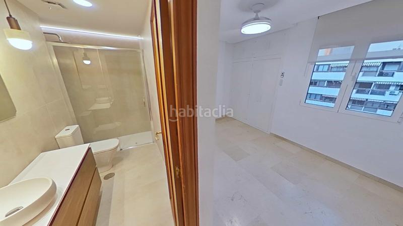 Foto 3a856461-e90c-4dae-9d40-3c49c376627d. Alquiler piso preciosa vivienda alquiler junto puerto deportivo vacia larga duracion en Alicante
