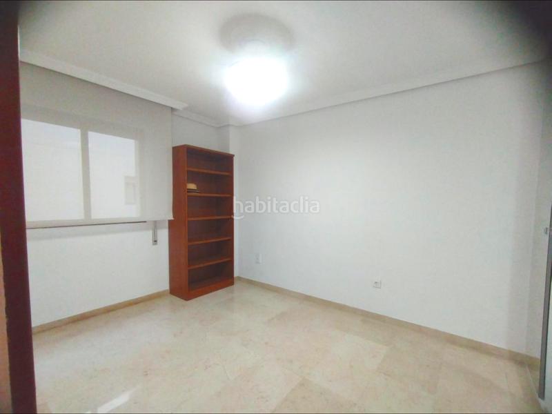 Foto d5fc8031-976f-42ab-a65f-4d1100a74f61. Alquiler piso preciosa vivienda alquiler junto puerto deportivo vacia larga duracion en Alicante