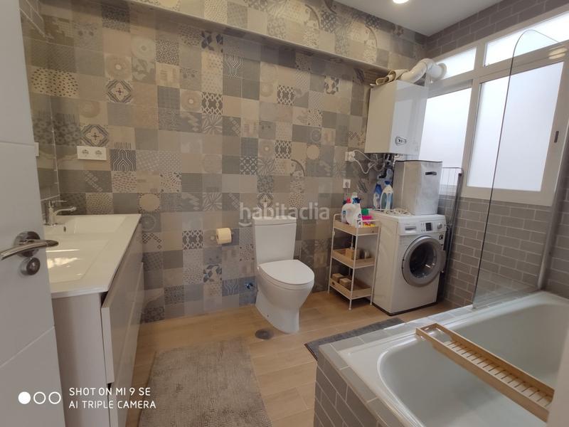 Foto 8bc06b41-aac1-46ea-9fe2-a4a08fc9a061. Alquiler piso preciosa vivienda exterior en el centro con vistas al mar en Alicante