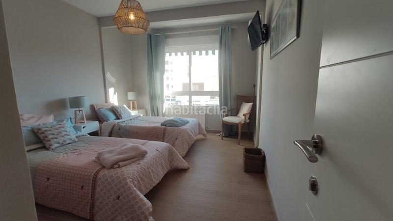 Foto e7b092fa-db03-4499-b2cb-f1e642f634bb. Alquiler piso preciosa vivienda exterior en el centro con vistas al mar en Alicante