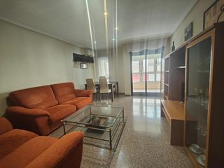 Lloguer Pis a Ensanche-Diputación. Se alquila precioso piso amueblado de 4 dormitorios en plaza sén