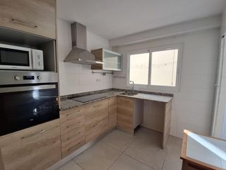 Pis  Calle del padre esplá. Se vende piso luminoso de 2 dormitorios cerca de montemar  alica
