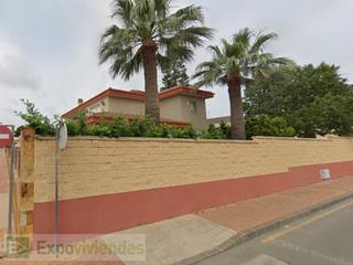 Terreno residencial en San Pedro del Pinatar. Chalet ocupado con 1200m2 de parcela en san pedro del pinatar.