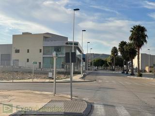 Solar industrial a Librilla. Parcela urbana
