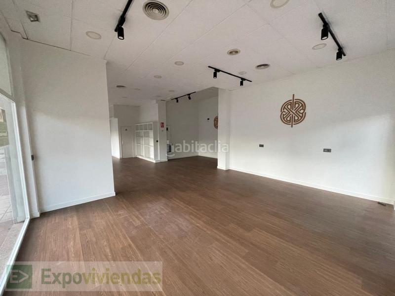 Foto d4723539-bb8e-4d3c-b2f9-15da2bbdf9e3. Rent business premise in Juan de Borbón Murcia