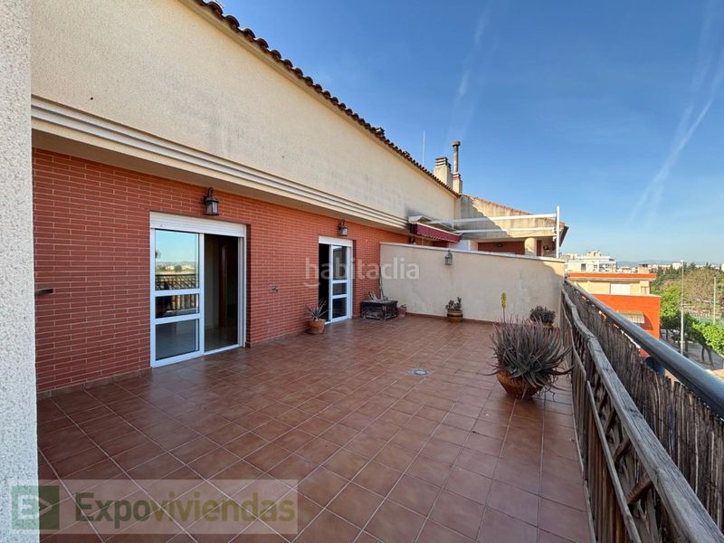 Foto 6138b1d4-b46a-4a44-8e7d-66b439b14fef. Àtic amb aparcament a Beniel