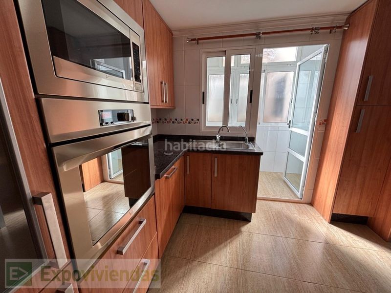 Foto 8e287f86-78e2-4399-862e-b0ebac761a46. Àtic amb aparcament a Beniel