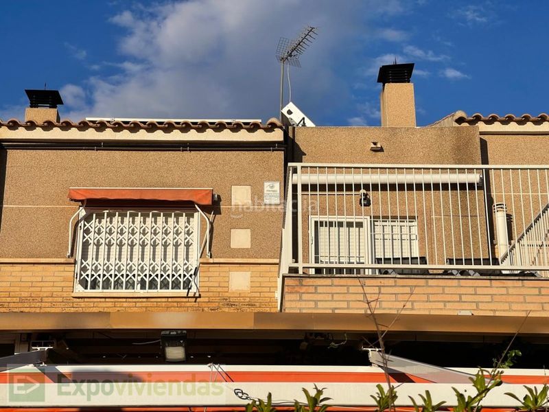 Foto a009a053-9073-45f0-bb98-e808249d3b7b. Casa adossada amb aparcament a Torreagüera Murcia