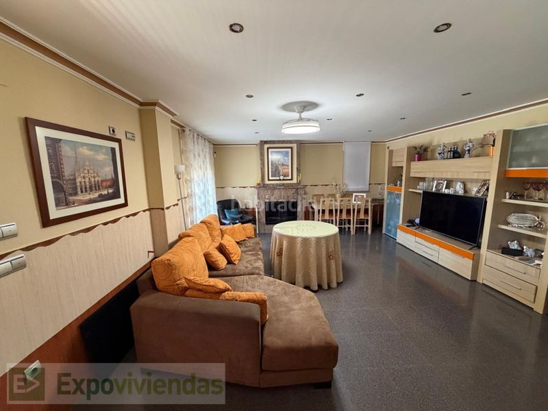 Foto 4d640a04-c917-464c-bacc-8a63487b26f0. Xalet amb aparcament piscina a Jumilla