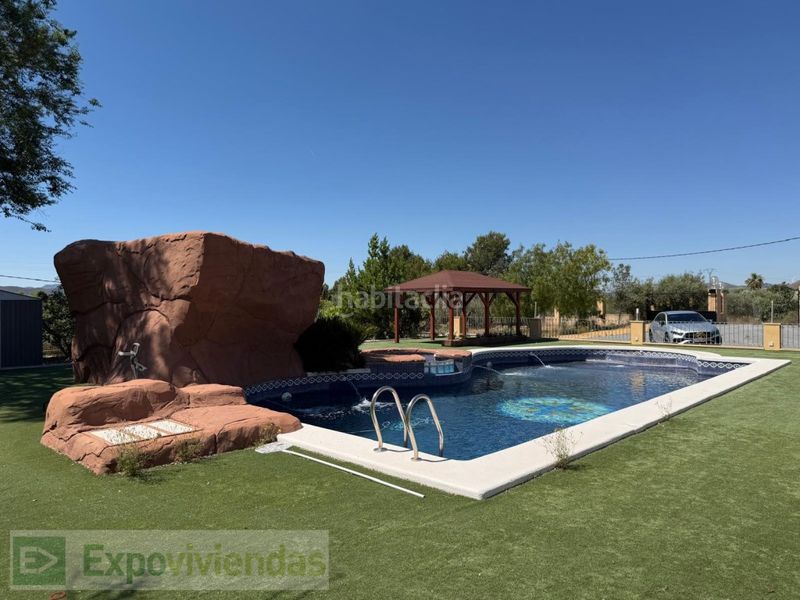 Foto 8f4bc5cb-0cdb-4c36-b913-9a1d2aa660c4. Xalet amb aparcament piscina a Jumilla