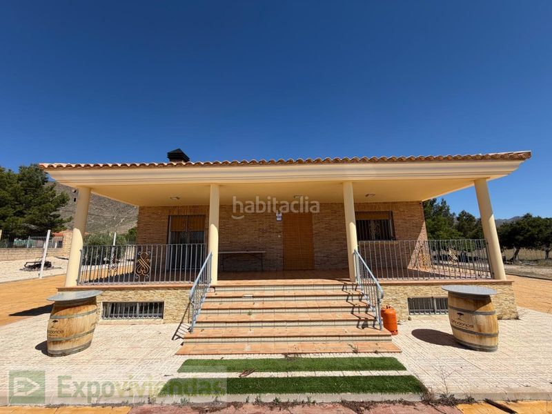 Foto 9ce5a522-dca1-4316-9f8b-bfd6185e7391. Xalet amb aparcament piscina a Jumilla
