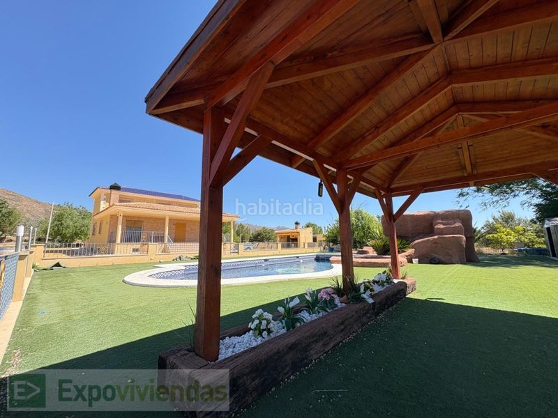 Foto cb8a45c8-aaa2-47f2-a324-41c9e447d889. Xalet amb aparcament piscina a Jumilla