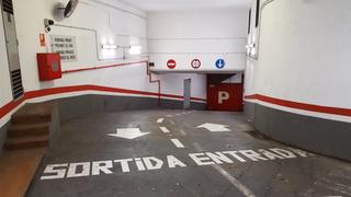 Aparcament cotxe a Plaça d'urquinaona 7