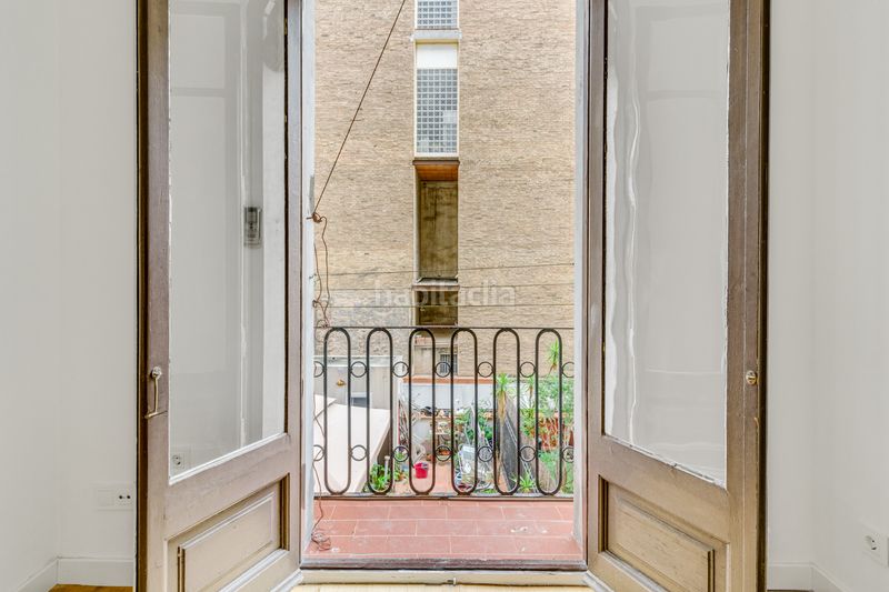 Foto 1adf610c-eaab-4154-a238-204dd7a515d5. Pis amb calefacció a St. Pere - Sta. Caterina - El Born Barcelona