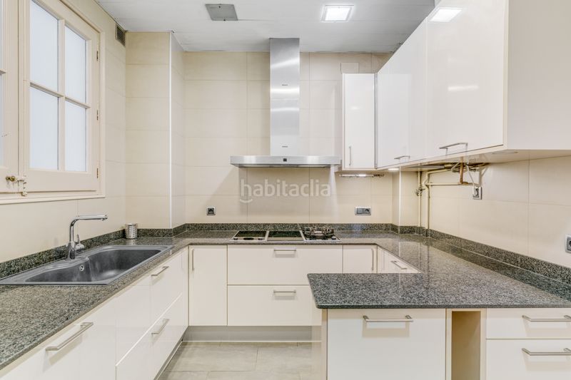 Foto 3e1310f5-4c8a-42c1-8e4d-8233407268b3. Pis amb calefacció a St. Pere - Sta. Caterina - El Born Barcelona