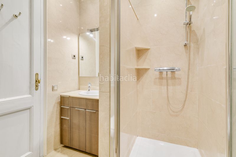 Foto 43fdc3bd-fbad-4218-b255-e1ddc2b3fc9d. Pis amb calefacció a St. Pere - Sta. Caterina - El Born Barcelona