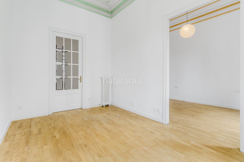 Foto a7953247-4f0d-47ee-8cc2-1c0b57556a6f. Pis amb calefacció a St. Pere - Sta. Caterina - El Born Barcelona