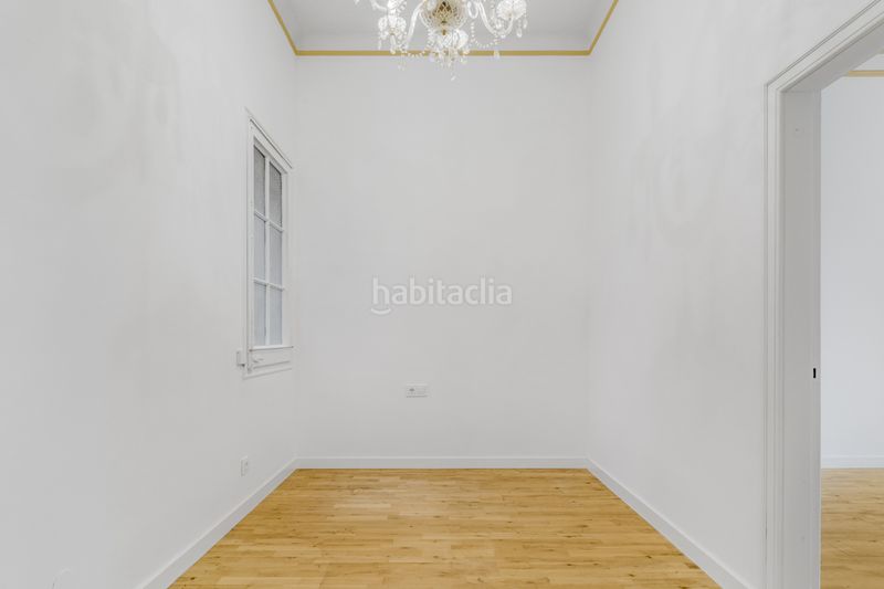 Foto e8cdb8ce-e5f7-4463-ae5d-8e4ac0eb287f. Pis amb calefacció a St. Pere - Sta. Caterina - El Born Barcelona