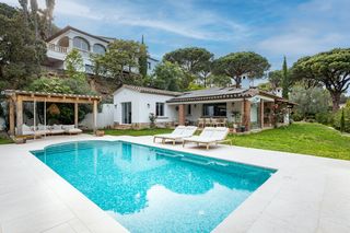 Chalet  Avinguda del canigó. Magnífica casa reformada integralmente en santa maria de solius,