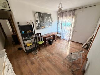 Pis  Carrer de sidó 1. Oller senar con número aicat 10916 vende oportunidad para invers