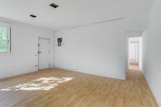Piso  Carrer del pedraforca. Piso reformado en barcelona – listo para entrar a vivir! ????