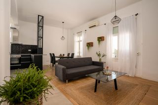 Alquiler Apartamento  Passeig de joan de borbó. Apartamento reformado.