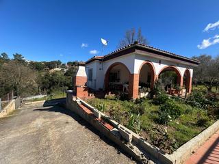 Casa a Riudarenes. Casa en urbanización