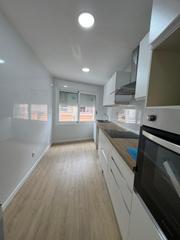 Pis a Tordera. Piso reformado con 4 habitaciones, parquet y cocina moderna