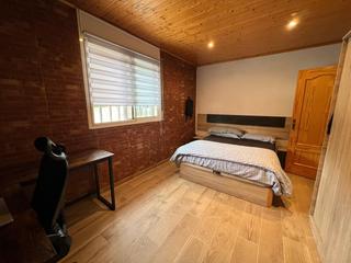 Casa en Niàgara Parc -Àgora Parc. Se vende casa de campo reformada con placas solares