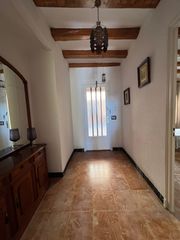 Masia a Tordera. Casa con dos viviendas en el centro del pueblo