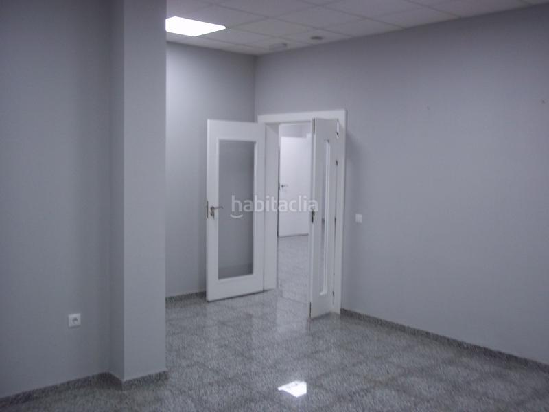 Foto bd24b748-9a50-46f6-9c53-9c683a16ca6e. Location bureau dans Centro Alcalá de Guadaira