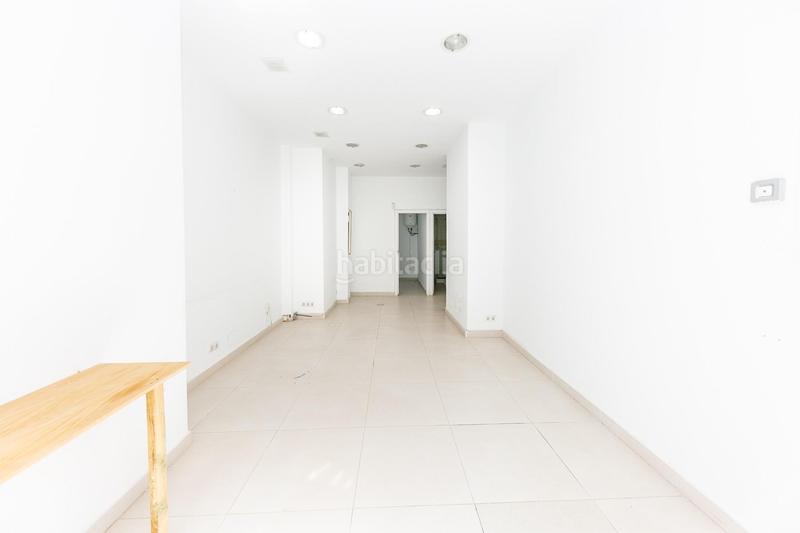 Foto 5b92cfaf-c6de-48e2-bf4f-50b01ec65fd1. Local comercial en calle molino 4 local en pleno centro en Fuengirola