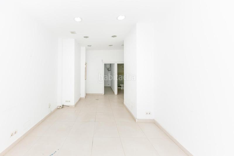 Foto fdbb0e04-f366-4cdf-8f1f-c3de2c085e61. Local comercial en calle molino 4 local en pleno centro en Fuengirola