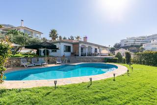 Xalet  Calle burgos. Exclusiva villa de una sola planta en capellanía, benalmádena