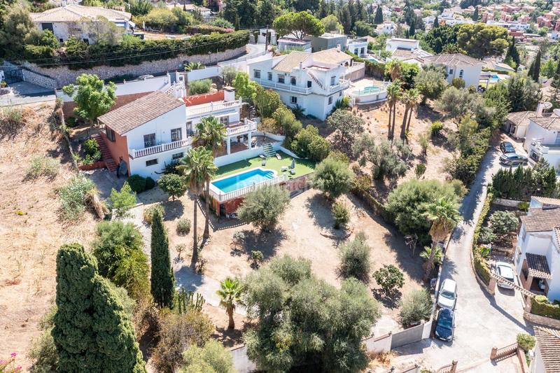 Foto 6be24506-f61b-495e-861a-a9f1473c4672. Chalet villa con terreno divisible y gran potencial en la sierrezuela en Mijas