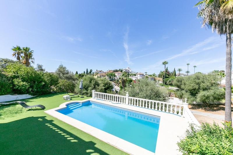 Foto f81f141d-6c76-410a-8233-f6b76e5356ae. Chalet villa con terreno divisible y gran potencial en la sierrezuela en Mijas