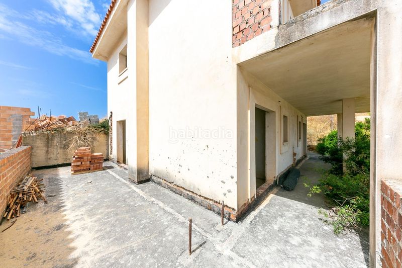 Foto 41cf7abd-4a03-43e2-9807-ce46163f42a2. Casa aparellada amb aparcament a Manilva pueblo Manilva