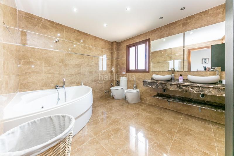 Foto 893ebe56-9d28-43c9-a3fd-2ca7990b42a5. Chalet con piscina in campo de Mijas Mijas