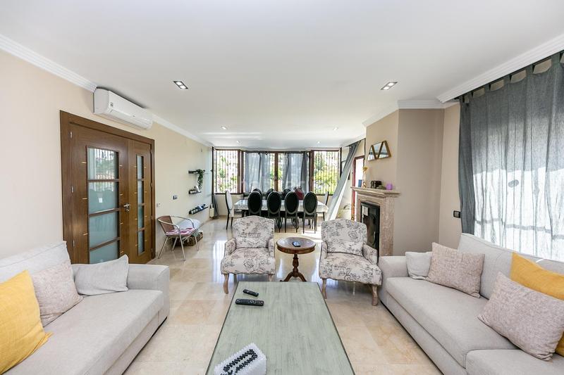 Foto 9179d4d2-af96-4ffb-b940-df54401eb5df. Chalet con piscina in campo de Mijas Mijas